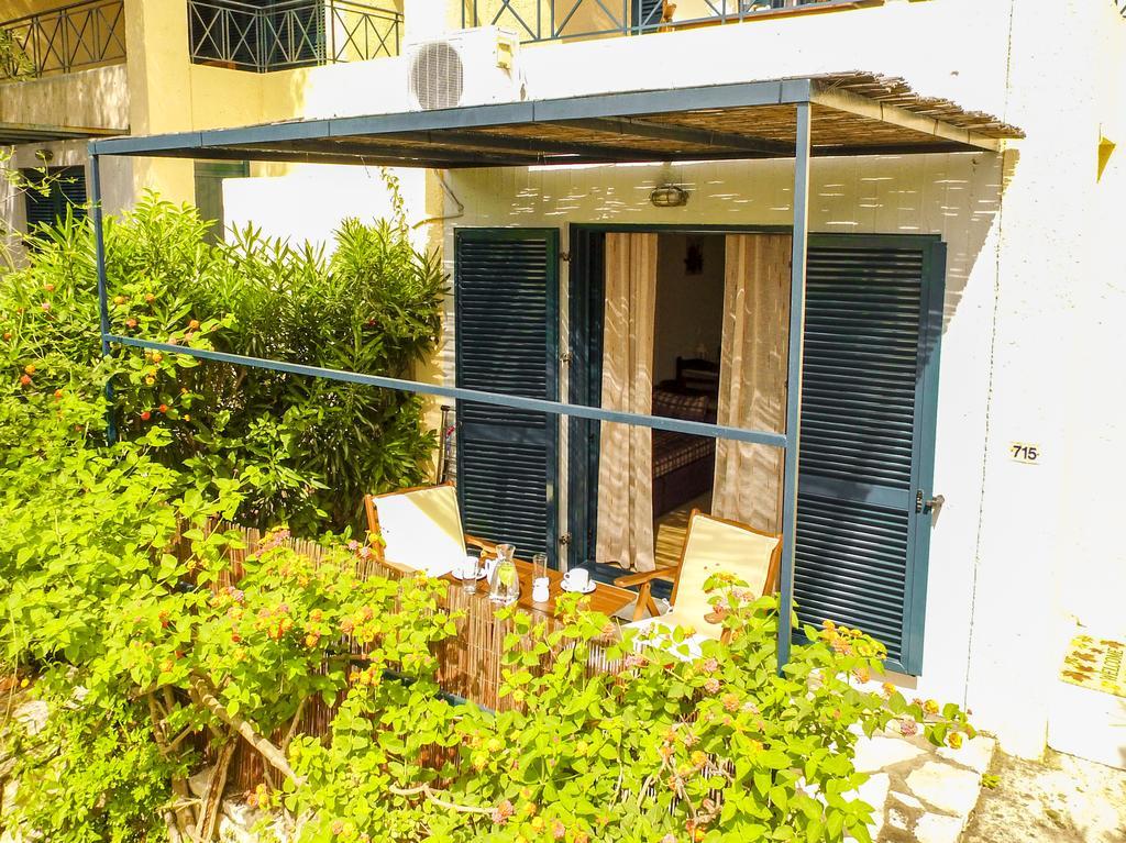Manto On The Beach Apartments Μπαρμπάτι Εξωτερικό φωτογραφία
